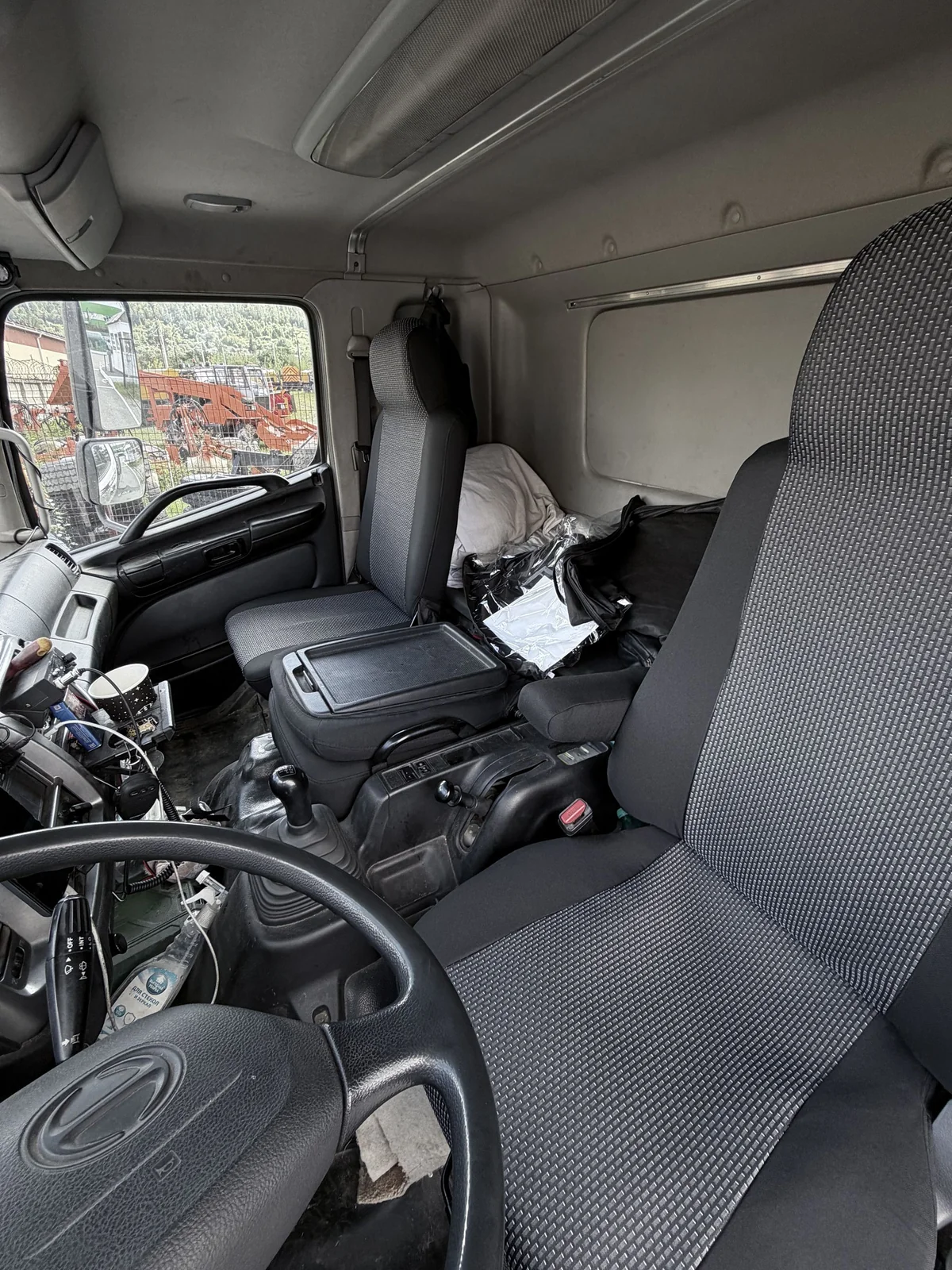 Чехлы на сиденья HINO 500 Euro4 (жаккард)