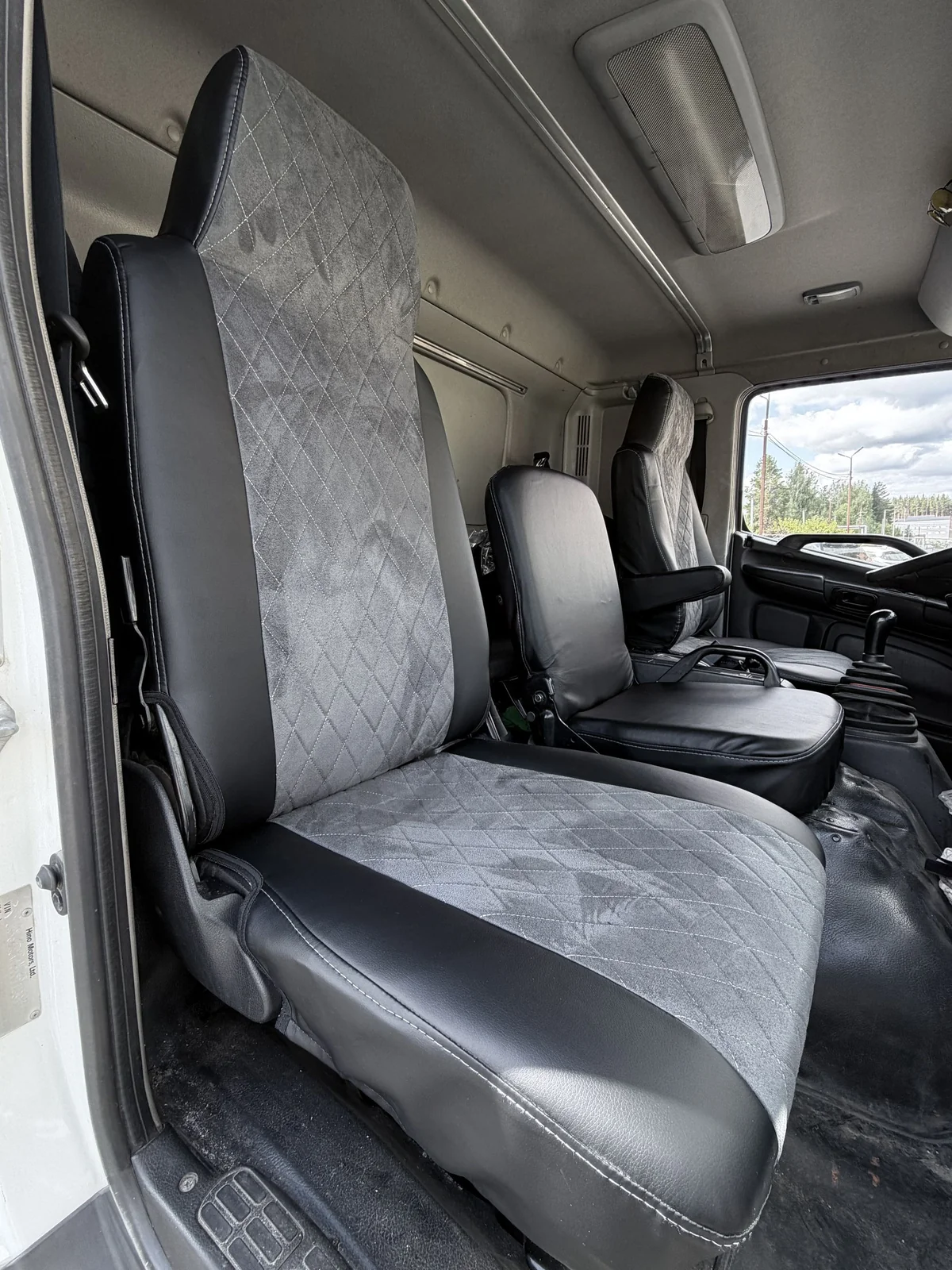 Чехлы на сиденья HINO 500 Euro4 (алькантара)