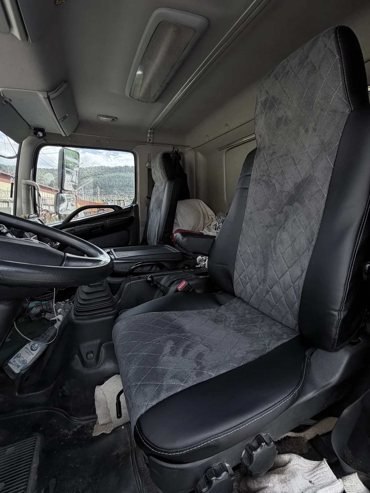 Чехлы на сиденья HINO 500 Euro4 (алькантара)